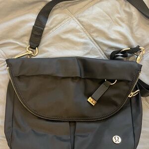Lululemon All Night Festival Bag 5L- gold accents